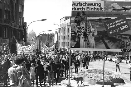 Filmstill zu "Berlin - Prenzlauer Berg - Begegnungen zwischen dem 1. Mai und dem 1. Juli 1990"