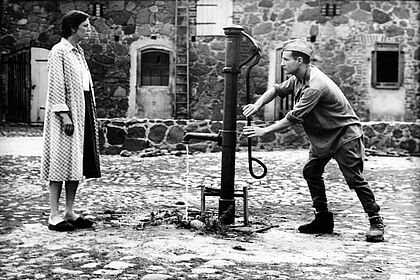 AUS UNSERER ZEIT, TEIL 1 - DIE ZWEI SÖHNE Filmstill zu "Aus unserer Zeit, Teil 1 - Die zwei Söhne"