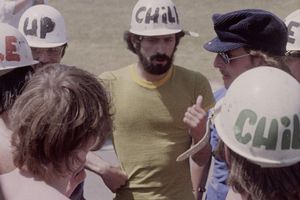 Filmstill zu "Brigada - Ein Beitrag zur Solidarität anläßlich der 16. Arbeiterfestspiele 1976 in Dresden"